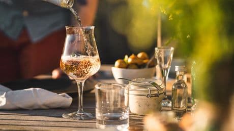 5 vinos rosados deliciosos que deberías probar antes de que acabe la primavera