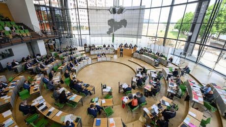 Krimi um 45.000 Stimmen - Verfassungsgericht prüft Einsprüche zur Sachsen-Wahl