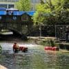 Tödlicher Surfunfall in München: Polizeitaucher suchen Flussbett des Eisbachs ab