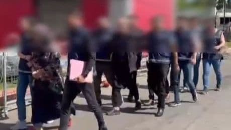 3 çocuk annesini aile üyeleri öldürmüş: Baş zanlı annesi
