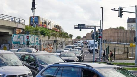 Berlin-Treptow: Senatorin Bonde kündigt Lösungen gegen Staus auf A100 an