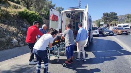 Aydın'da direksiyon başında fenalaşan sürücü, ters şeride girip 3 araca çarptı