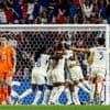 Oranje strandt mede door eigen geblunder op EK, topploeg Frankrijk blijkt te sterk (5-2)