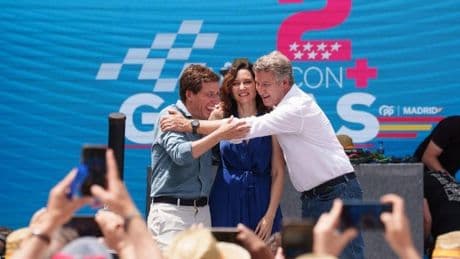 Feijóo marca distancias con Vox y se conjura con Ayuso para echar a Sánchez
