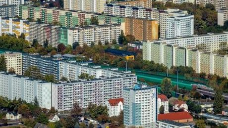 Magdeburg: Mann fährt Kleinkind an – Rassismus als Motiv?