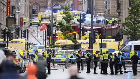 Meisterfeier in Liverpool: Auto fährt in Menschenmenge – 27 Menschen verletzt im Krankenhaus