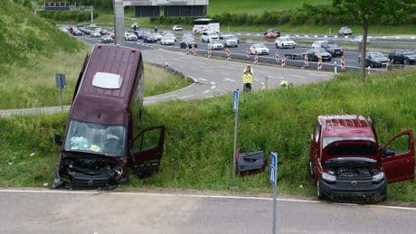 Rettungshubschrauber: Zehn Verletzte nach Auffahrunfall an der A8