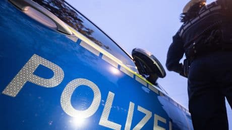Polizeiaktion in drei Bundesländern: Mutmaßliche rechtsextreme Terrorzelle ausgehoben
