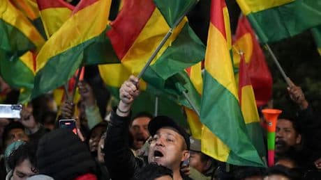 Rechtsgerichtete Präsidentschaftskandidaten ziehen in Bolivien in die Stichwahl