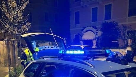 Genova, contromano nella notte su un motorino rubato: fermato 19enne in stato di ebrezza