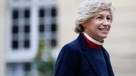 Ryanair va supprimer 3 liaisons en France: la ministre du Tourisme l'accuse d'opportunisme mais confirme vouloir supprimer la taxe sur l'aérien