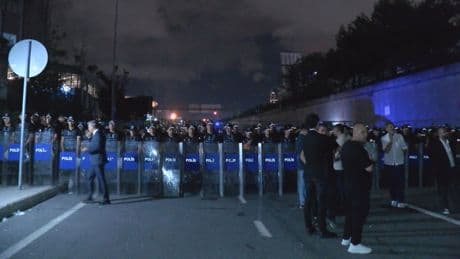 CHP İstanbul İl Başkanlığı önünde protesto