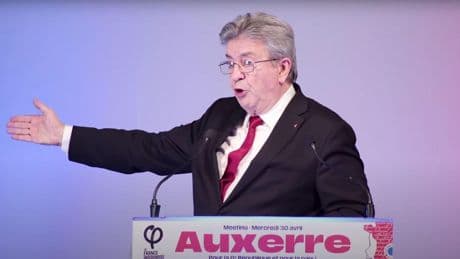 «Réfléchissez à ce que vous êtes en train de célébrer» : Mélenchon s’en prend à Macron, venu commémorer la bataille de Camerone, emblématique de la Légion