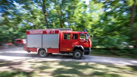 Katastrophenschutz: Feuerwehren in der Lausitz üben Einsatz gegen Waldbrände