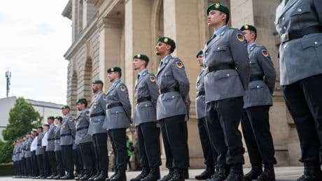 Parlament: Bundeswehr-Gelöbnis vor Berliner Abgeordnetenhaus