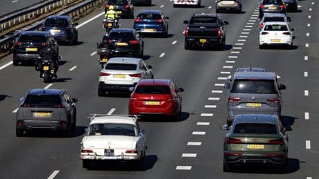 In deze situaties mag je wél rechts inhalen