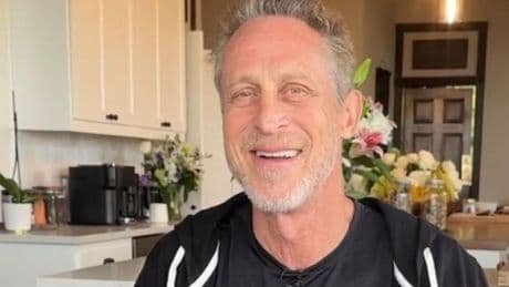 Mark Hyman, médico e investigador: “Los edulcorantes artificiales son hasta 1.000 veces más dulces que el azúcar, y activarán tu cerebro haciéndole pensar que le va a llegar azúcar”