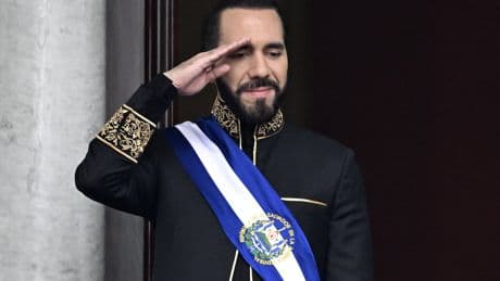 Salvador: le Parlement adopte la réforme constitutionnelle permettant à Bukele de se représenter indéfiniment