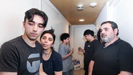 De Russische Joeri (18) krijgt als enige van zijn gezin een verblijfsvergunning: ‘Als zij worden teruggestuurd, dan denk ik dat ik ze nooit meer zie’