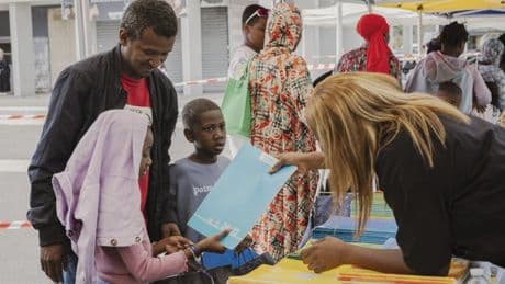 « Tout coûte très cher aujourd’hui, là ça va me soulager » : à Sarcelles, l’association Solidarité et Unité se démène pour distribuer des fournitures scolaires
