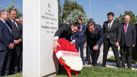 CHP'li Yücel ve Adem, eski genel başkanların kabrini ziyaret etti