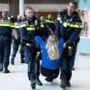 Wie is toch beroepsdemonstrant Elise die op 4 mei van de Dam werd gevoerd?