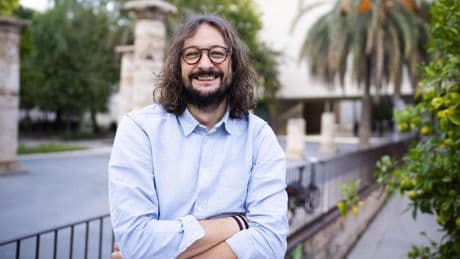 Alberto Soler, psicólogo: “El estrés afecta nuestro cuerpo en tres fases: alarma, resistencia y agotamiento. Tas superar la dificultad, nuestra energía está agotada y es ahí cuando aparecen problemas físicos o emocionales”