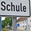 Rechte Vorfälle: Minister: Extremismus an Schulen ist Riesen-Herausforderung