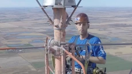 Kevin Schmidt, técnico de telecomunicaciones: gana 40.000 euros al año por cambiar dos bombillas