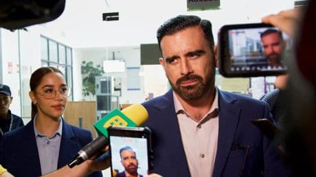 Boxer Julio César Chávez Jr. released from prison in Mexico, awaiting trial over alleged cartel ties