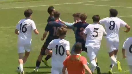 Batalla campal entre los cadetes del Celta y el Real Madrid: puñetazos, empujones y mucha tensión