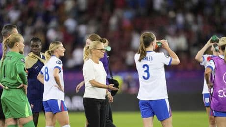 Inglaterra, una campeona de Europa en peligro