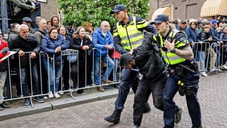 Geduld in Kamer met demonstratie-aanpak kabinet raakt op: ’Optreden of aftreden’