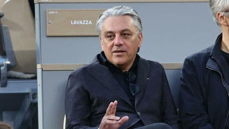 De Meo cede la guida del Gruppo Renault: «Lascio un'azienda trasformata e pronta per il futuro»