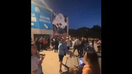 Une tentative d'intrusion et quelques vols à la boutique de l'OM au Vélodrome lors du concert de Jul