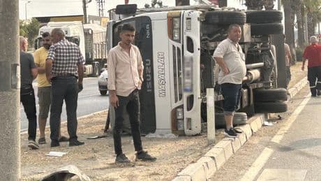 Tarsus'ta trafik kazası! Çok sayıda yaralı var