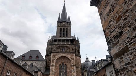 Kirchenaustritt in Aachen: Kosten, Unterlagen und Angaben