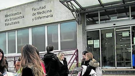 La UPV pide a Osakidetza que eleve la exigencia de euskera para paliar la falta de médicos docentes