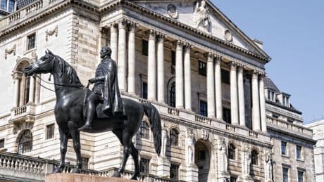 El Banco de Inglaterra cambia normas para conceder más hipotecas de riesgo