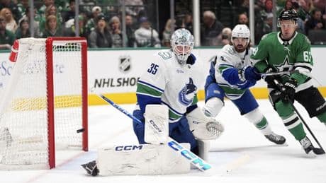 Goalie market dries up as NHL teams scramble to secure netminders