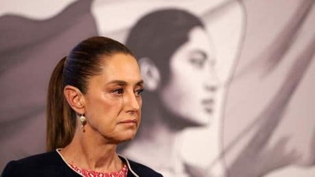 Pérou : la présidente mexicaine critiquée pour son soutien à Pedro Castillo