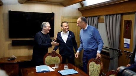 Ukraine-Reise: Macron, Merz und das angebliche Kokain-Tütchen