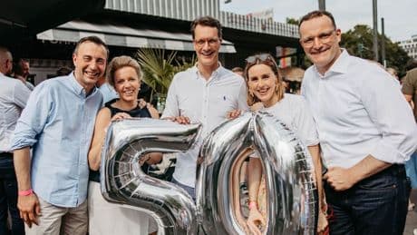 NRW-Ministerpräsident  - Hendrik Wüst feiert 50. Geburtstag in Pommesbude