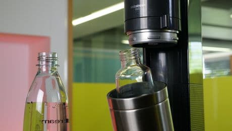 Wird viel zu selten gemacht: So entkalken Sie Ihren SodaStream richtig