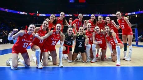Milliler hızlı başladı... Filenin Sultanları Fransa'yı devirdi!