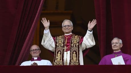 León XIV se dirige hoy al mundo en su primer y esperado rezo del &#039;Regina Coeli&#039; ante miles de personas desde el Vaticano