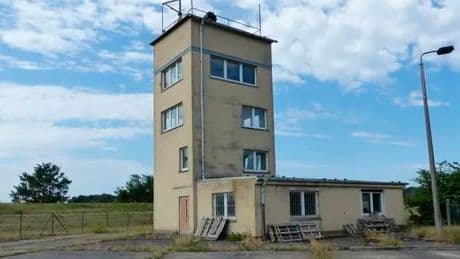 An ehemaliger Grenze - Wer kauft einen alten DDR-Wachturm?
