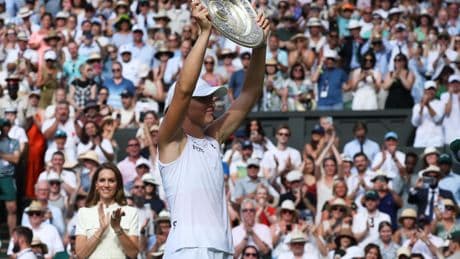 Wimbledon : «Le tennis n’arrête pas de me surprendre», lâche avec le sourire Iga Swiatek