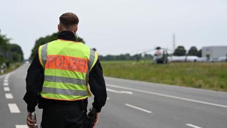 Bei Bunde: Polizei nimmt verurteilten Gewalttäter an Grenze fest