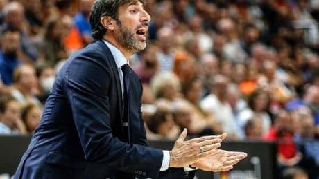 Álex Mumbrú, exentrenador del Bilbao Basket, hospitalizado en Finlandia